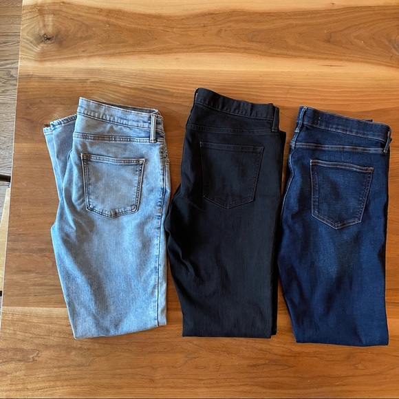 BUNDLE! 3 Pairs of New Condition Jeans! - Picture 2 of 8